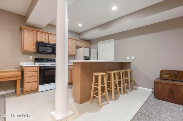 2619 Alia Cir, Louisville, KY 40222