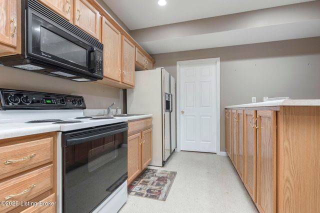 2619 Alia Cir, Louisville, KY 40222