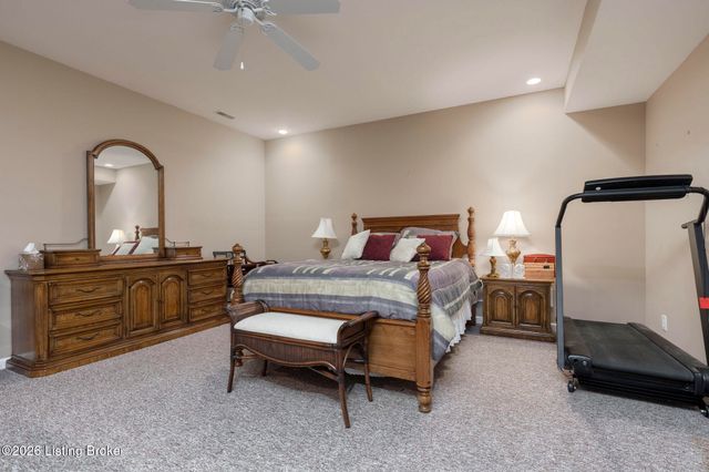2619 Alia Cir, Louisville, KY 40222