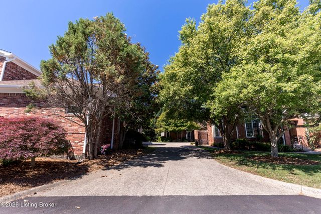 2619 Alia Cir, Louisville, KY 40222