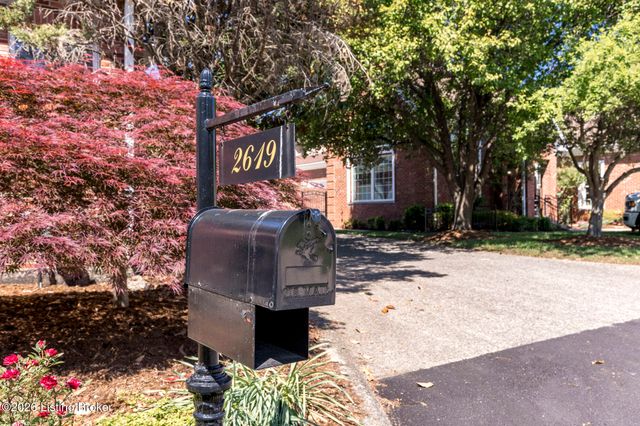 2619 Alia Cir, Louisville, KY 40222