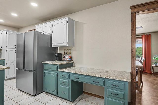 780 Pinewood Lane, Blanchard, OK 73010