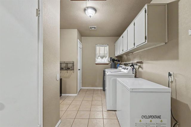 780 Pinewood Lane, Blanchard, OK 73010