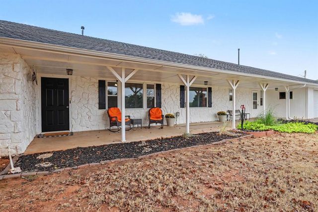 780 Pinewood Lane, Blanchard, OK 73010