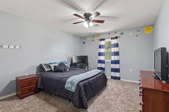 780 Pinewood Lane, Blanchard, OK 73010
