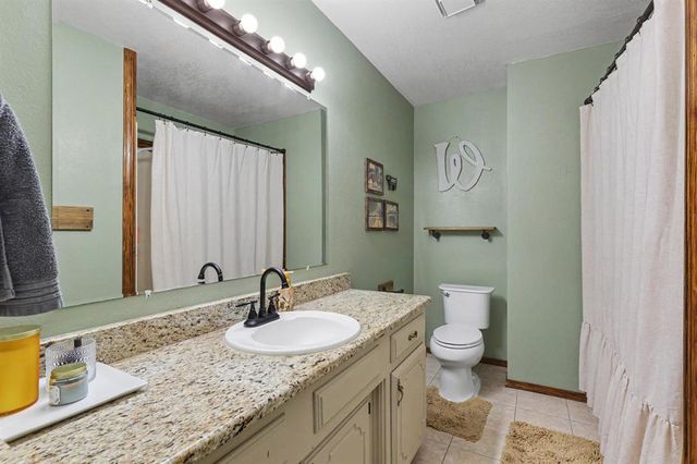 780 Pinewood Lane, Blanchard, OK 73010