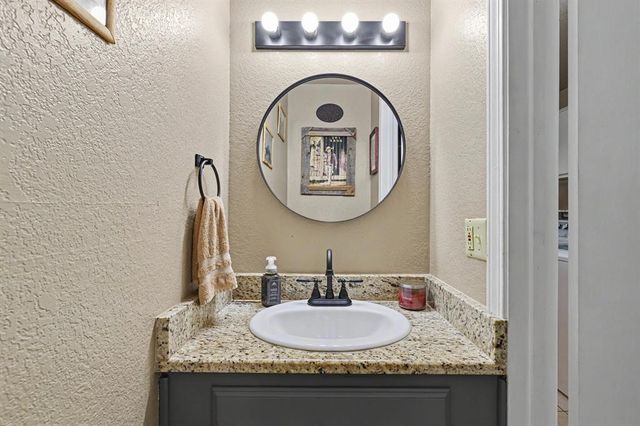 780 Pinewood Lane, Blanchard, OK 73010