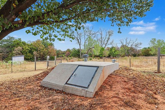 780 Pinewood Lane, Blanchard, OK 73010