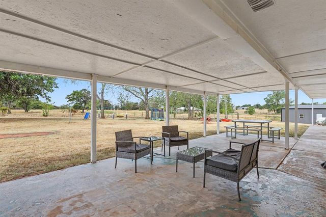 780 Pinewood Lane, Blanchard, OK 73010