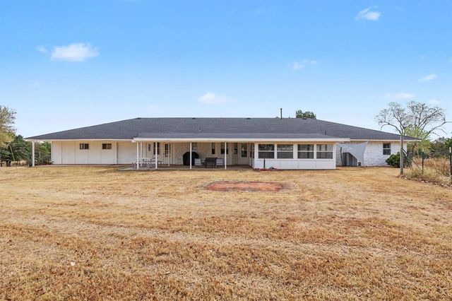 780 Pinewood Lane, Blanchard, OK 73010