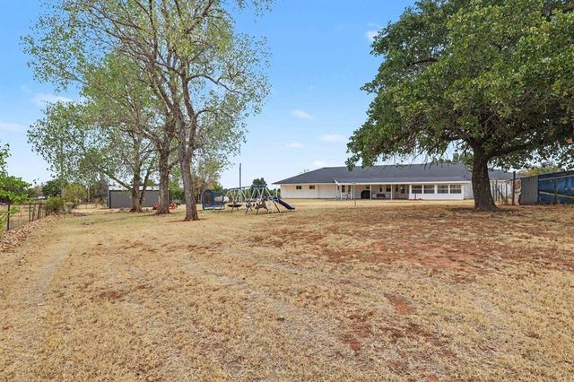 780 Pinewood Lane, Blanchard, OK 73010