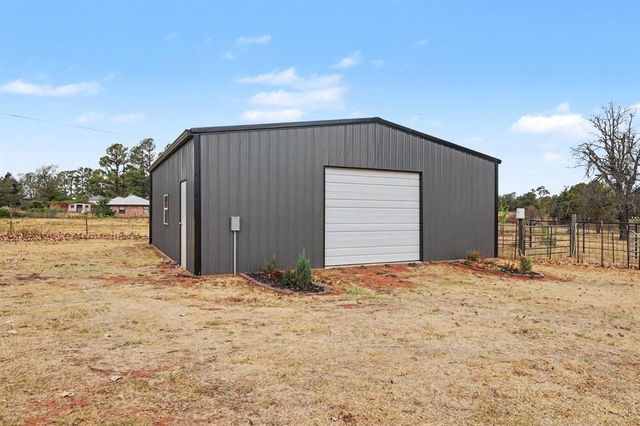 780 Pinewood Lane, Blanchard, OK 73010