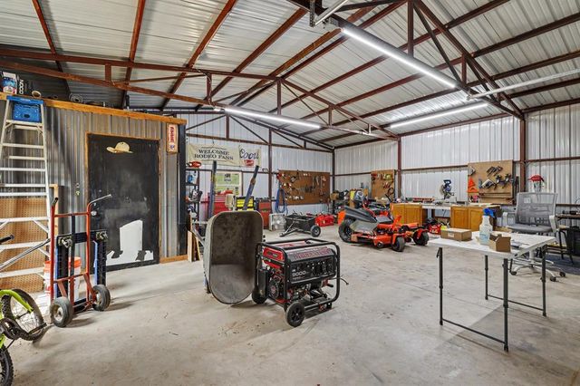 780 Pinewood Lane, Blanchard, OK 73010