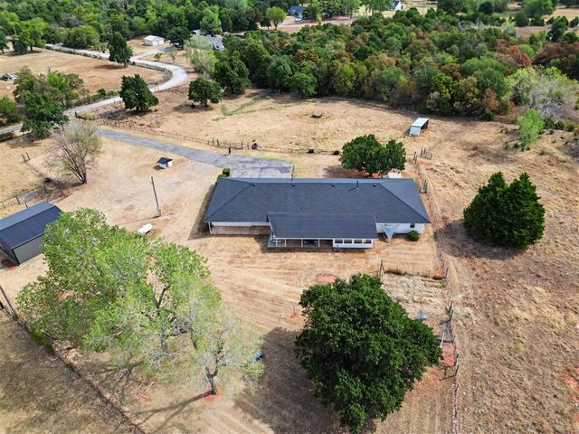 780 Pinewood Lane, Blanchard, OK 73010