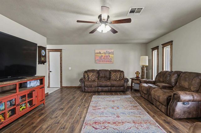 780 Pinewood Lane, Blanchard, OK 73010