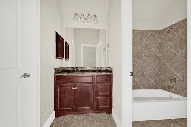 13617 Fountain Mist Drive, Pearland, TX 77584