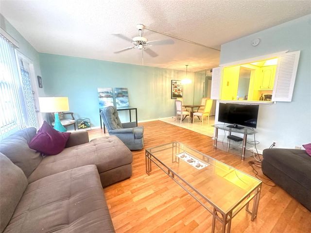 162 Grantham E 162, Deerfield Beach, FL 33442