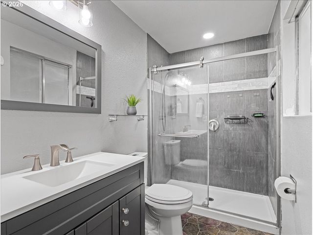 15600 Ne 18TH St, Vancouver, WA 98684