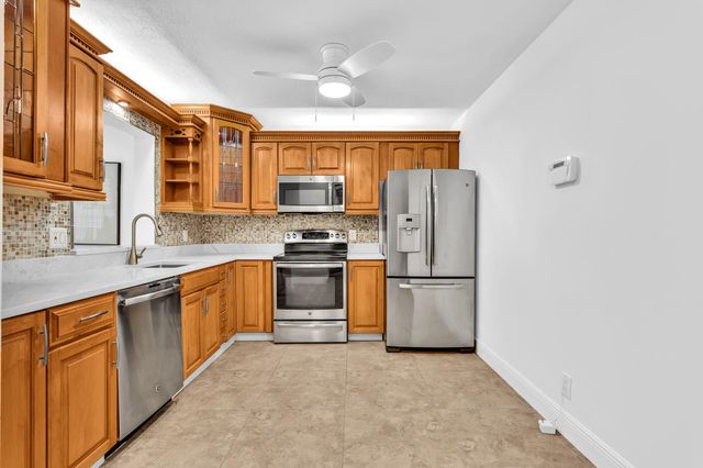 18880 JOLSON Avenue 8, Boca Raton, FL 33496
