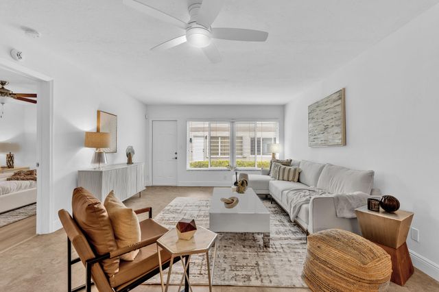 18880 JOLSON Avenue 8, Boca Raton, FL 33496