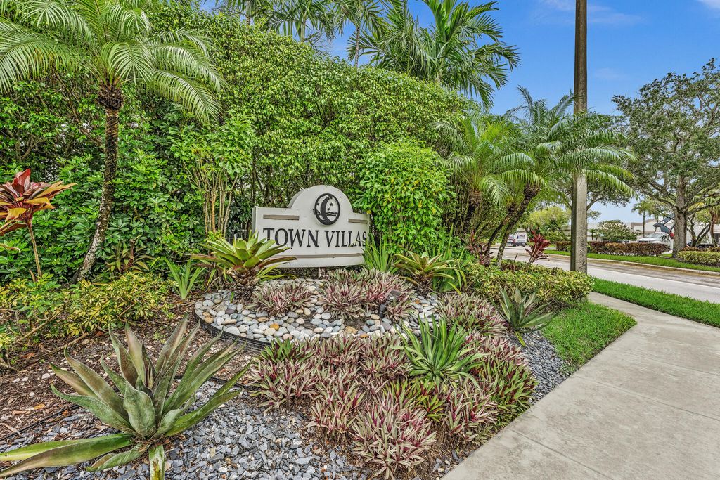 18880 JOLSON Avenue 8, Boca Raton, FL 33496