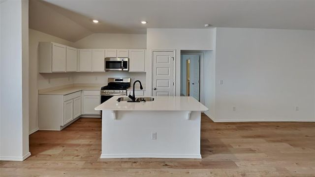 10041 Blackjack Road, Yukon, OK 73099