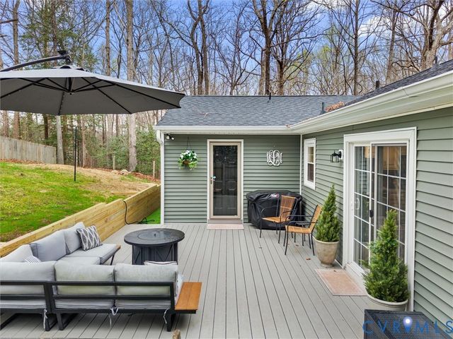 7059 Poteet Ln, Mechanicsville, VA 23111