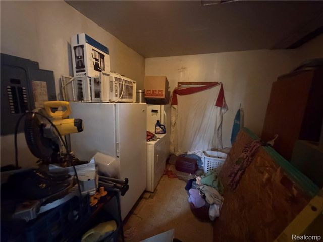 124 E High Street, Metamora Village, MI 48455