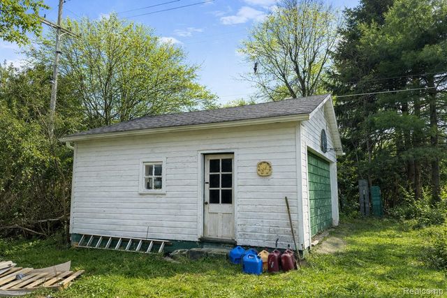 124 E High Street, Metamora Village, MI 48455