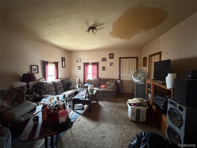 124 E High Street, Metamora Village, MI 48455