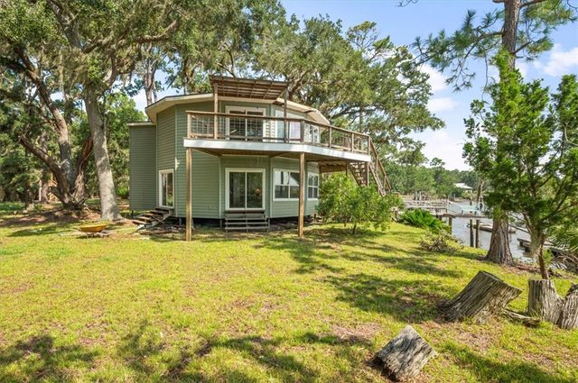2001 Hird Island Drive, Darien, GA 31305