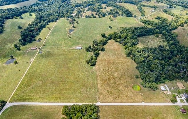 17273 London Road, Garfield, AR 72732