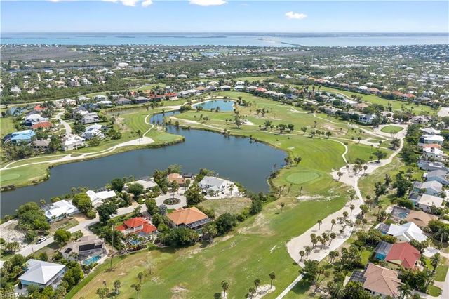 1318 Par View DR, Sanibel, FL 33957