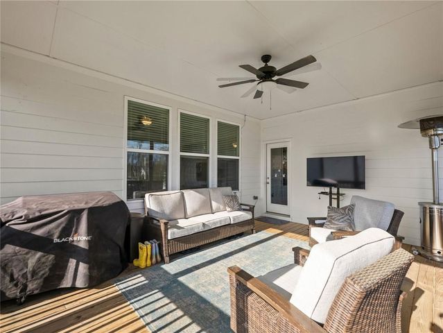 857 Champagne Lane, Hoschton, GA 30548