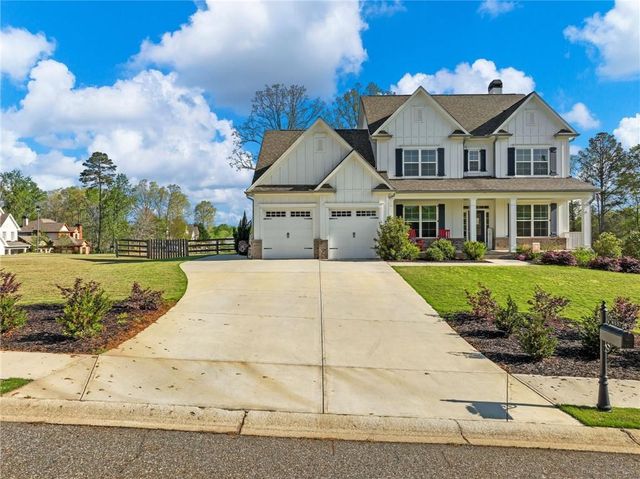 857 Champagne Lane, Hoschton, GA 30548