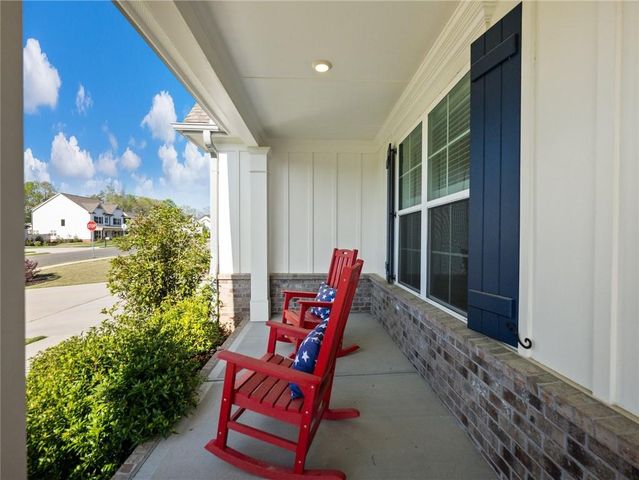 857 Champagne Lane, Hoschton, GA 30548