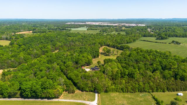 3680 Clark Rd, Lewisburg, TN 37091