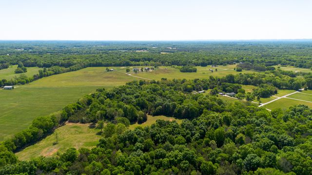 3680 Clark Rd, Lewisburg, TN 37091