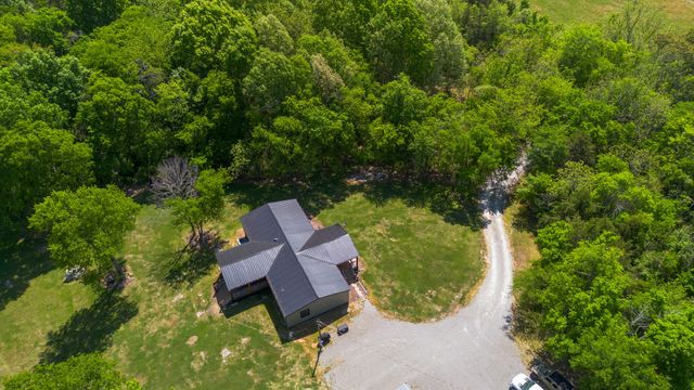 3680 Clark Rd, Lewisburg, TN 37091