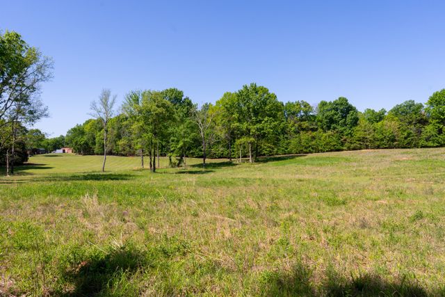 3680 Clark Rd, Lewisburg, TN 37091