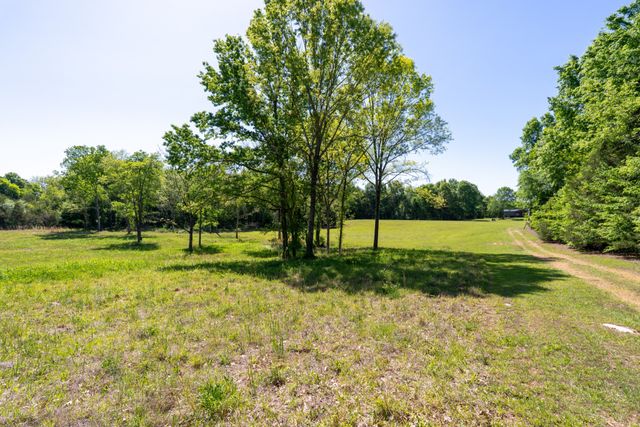 3680 Clark Rd, Lewisburg, TN 37091