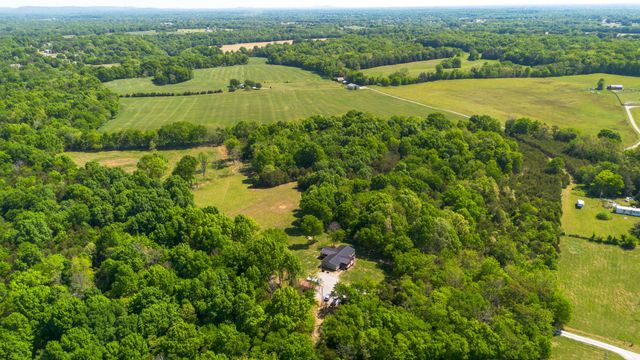 3680 Clark Rd, Lewisburg, TN 37091