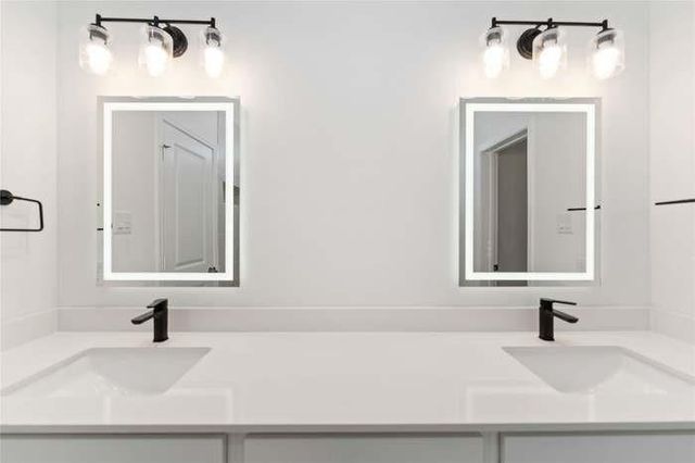 4710 Mallow Street B, Houston, TX 77033