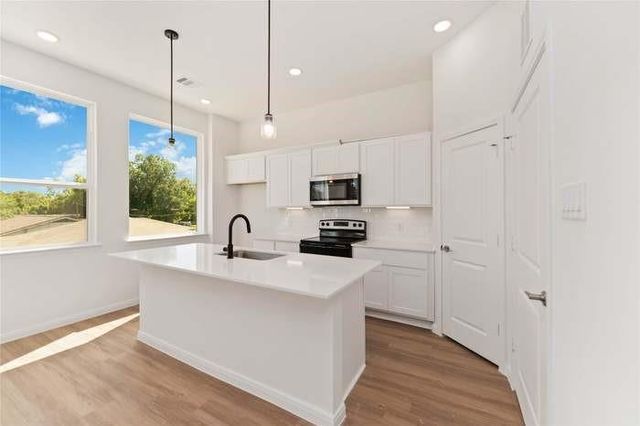 4710 Mallow Street B, Houston, TX 77033
