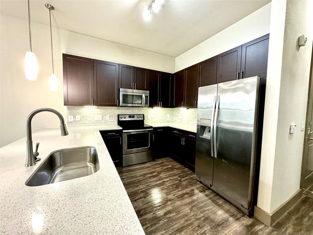2033 S Gessner Road 4411, Houston, TX 77063