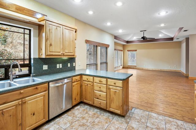 161 Pine Branch Glen, Holly Lake Ranch, TX 75765