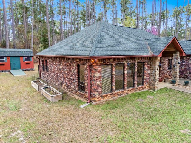 161 Pine Branch Glen, Holly Lake Ranch, TX 75765