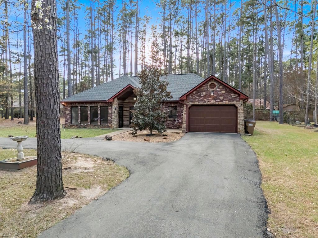 161 Pine Branch Glen, Holly Lake Ranch, TX 75765