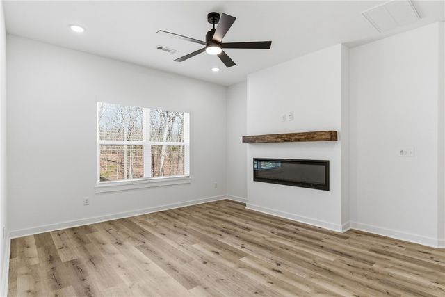 5 Kirkdouglas Lane, Bella Vista, AR 72715