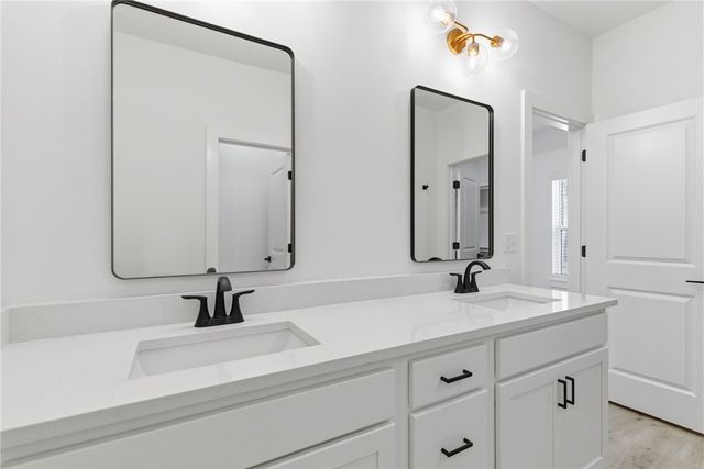 5 Kirkdouglas Lane, Bella Vista, AR 72715